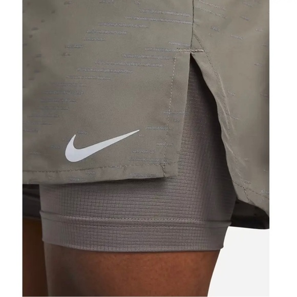 Nike Dri-FIT Run Division Flex Stride Men's 2-In-1 5" Running Shorts DM4634-289 - Picture 2 of 7